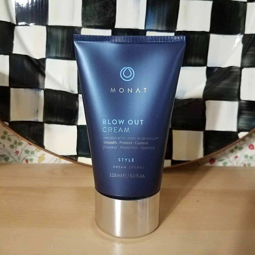 Monat Blow out cream
